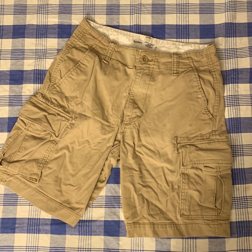 Old Navy Live-In Straight Cargo Shorts. Tan.